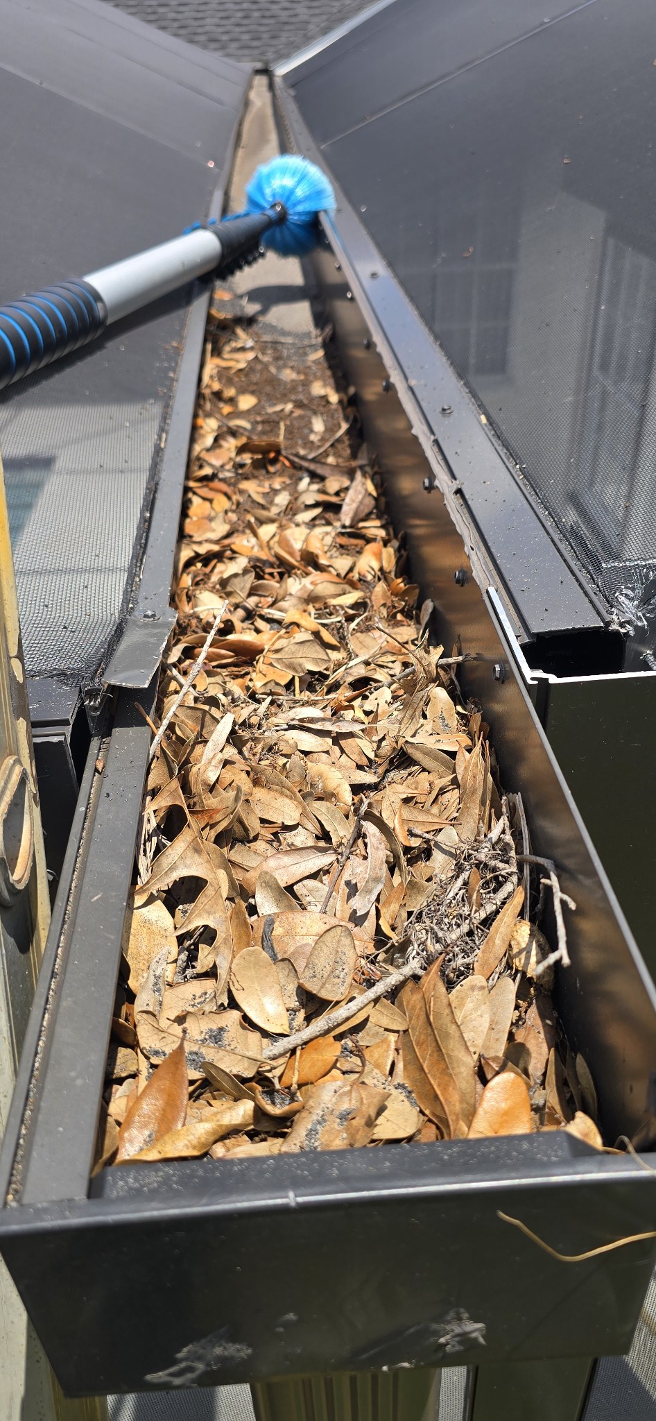 Before and after Gutter Cleaning