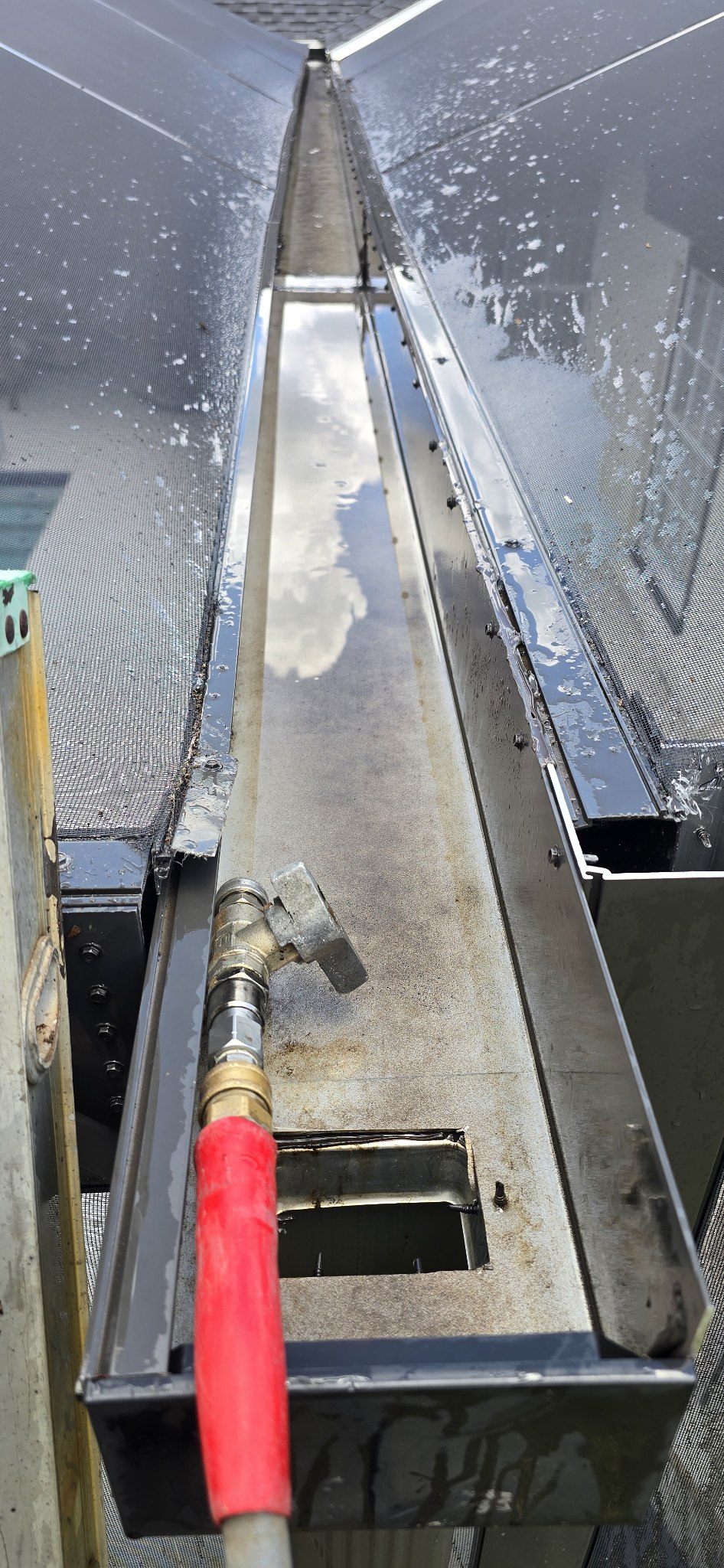 Before and after Gutter Cleaning